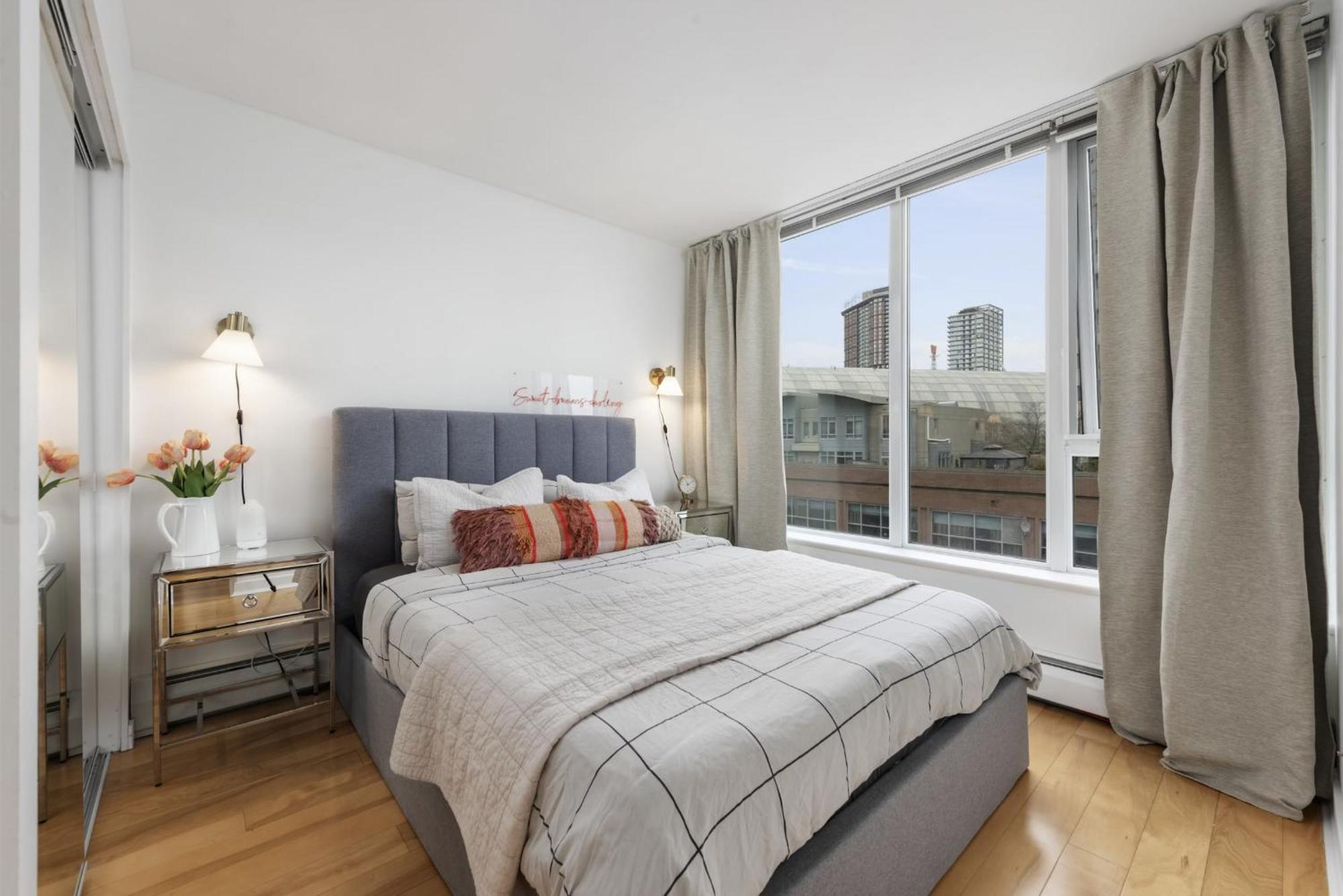 Lovely One-Bedroom Apartment With Pool, Hot Tub, And Gym In The Heart Of Downtown, Skytrain 3Min Away فانكوفر المظهر الخارجي الصورة